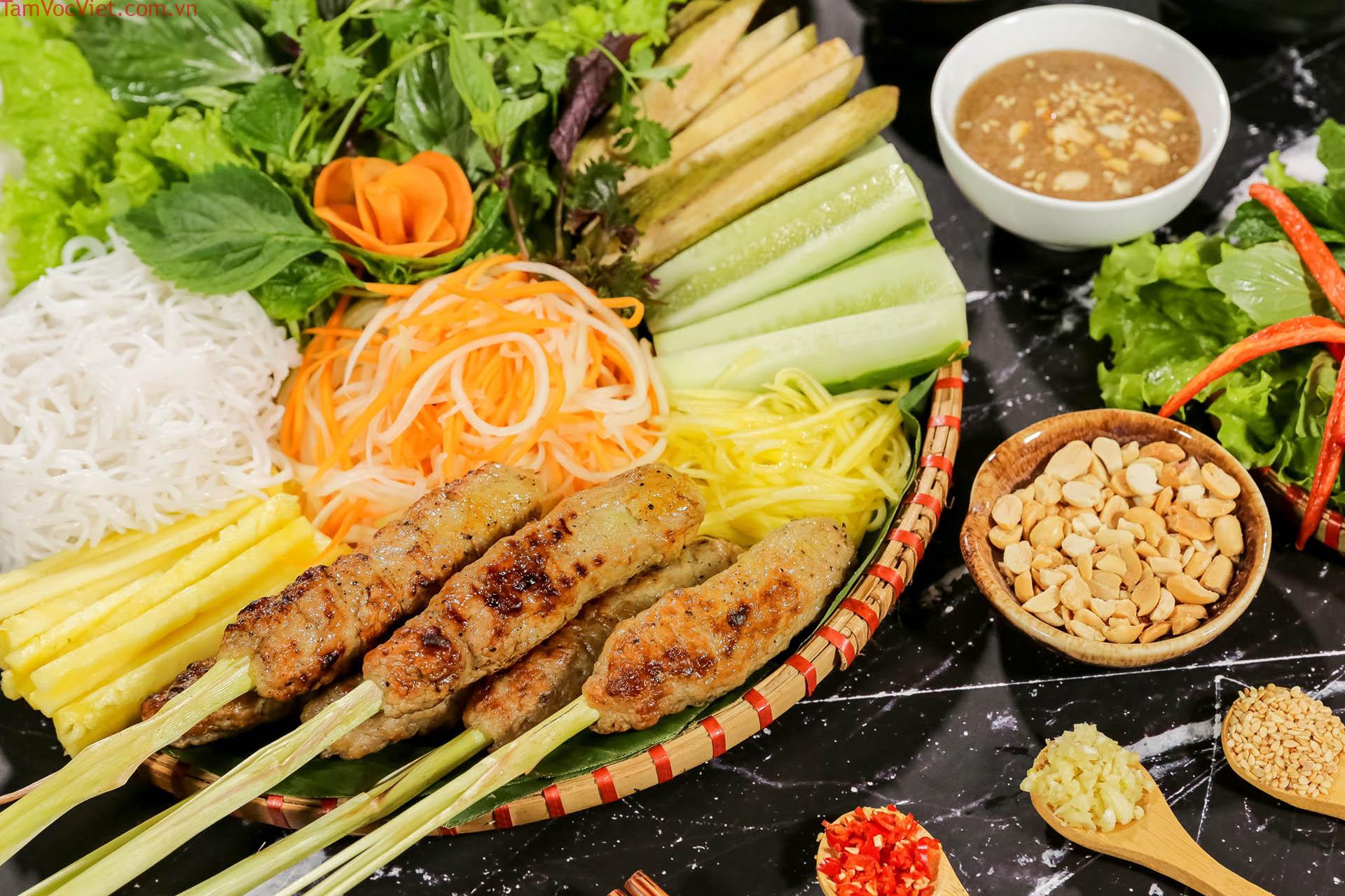 Review 21 quán nem lụi Huế siêu ngon, nên thử ngay – VinWonders