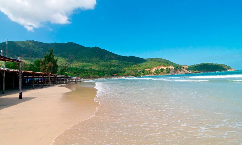 Bãi Dài - 1 Trong 4 Bãi Biển Đẹp Nhất Nha Trang - Let's Fly Travel