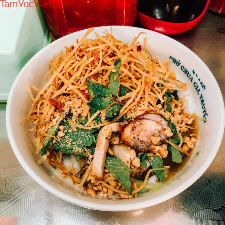 Ngoài bánh cuốn, Cao Bằng còn có bánh trứng kiến, phở chua, xôi trám ngon miễn chê