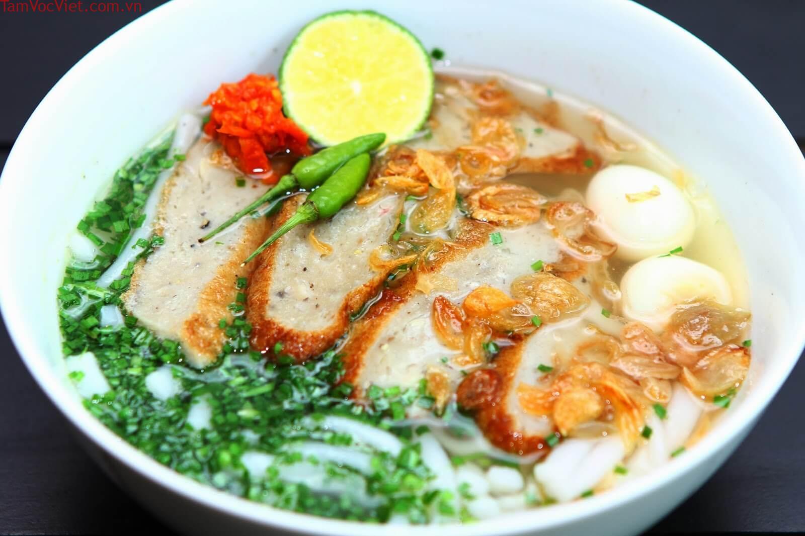 7 địa chỉ bánh canh chả cá Phan Thiết thơm ngon nức tiếng