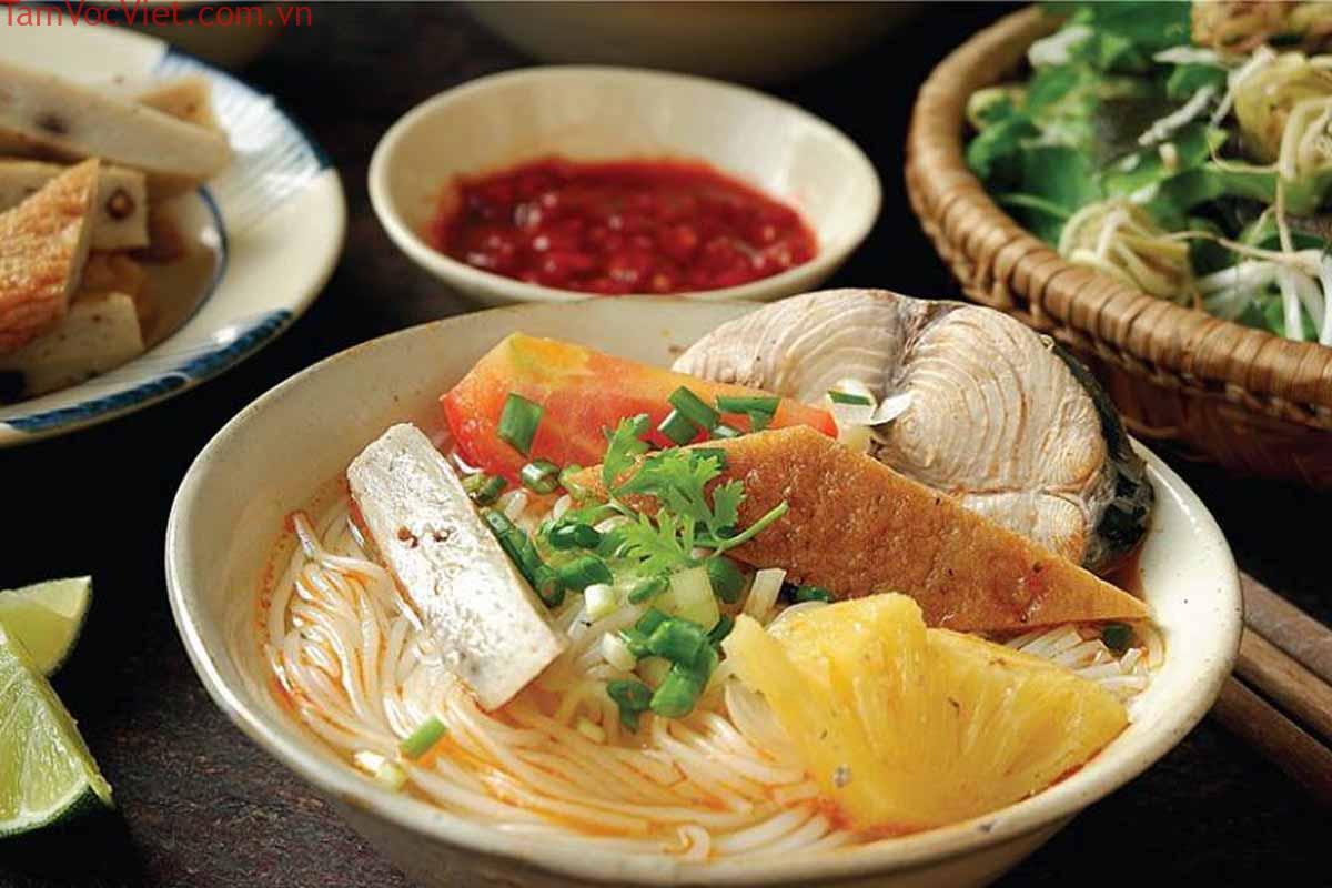 Top #4 Quán bún chả cá Quy Nhơn đậm đà thơm ngon - Rỗng Motorbike