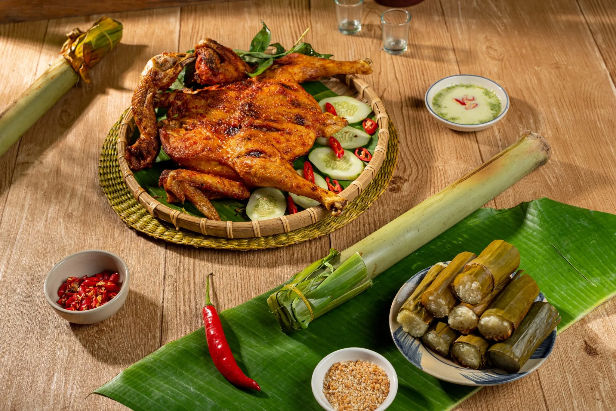 món gà nướng cơm lam