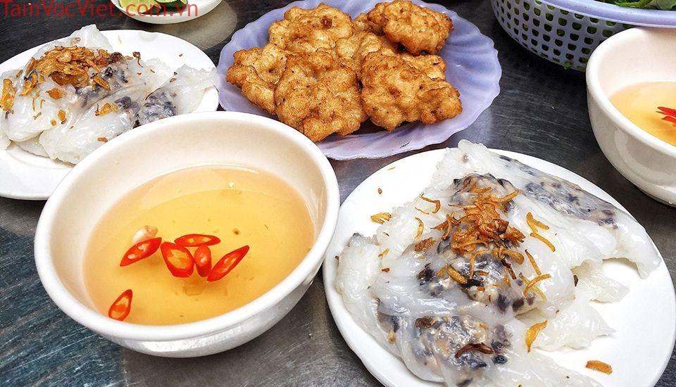 Bánh cuốn chả mực - đặc sản trứ danh của Hạ Long