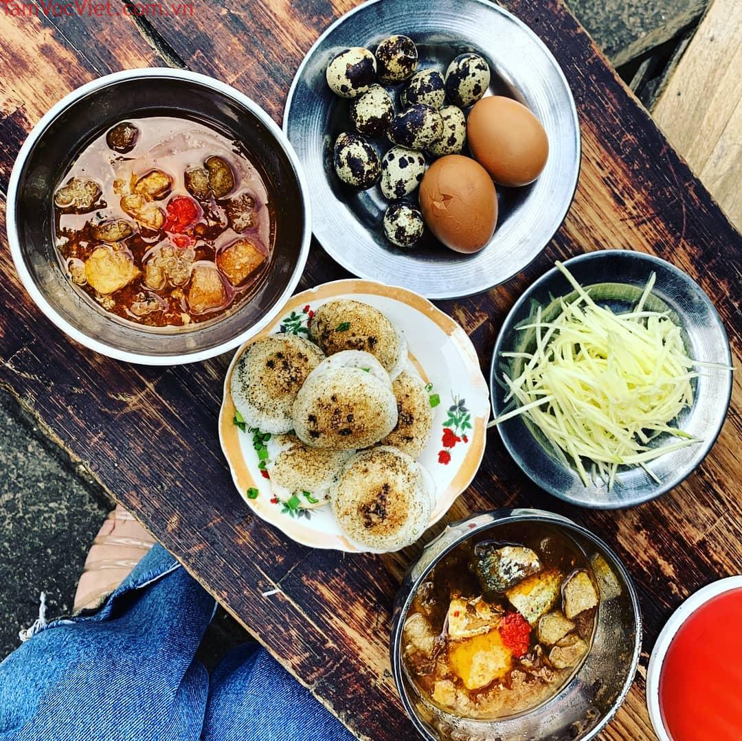 bánh căn Phan Thiết Bánh căn Phan Thiết với các nguyên liệu kết hợp