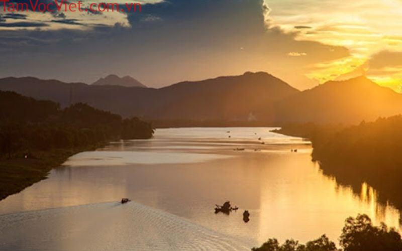 Sông Hương Núi Ngự - Linh hồn thơ mộng của Huế – Saigon Luxury Group: Travel - Transport - Event