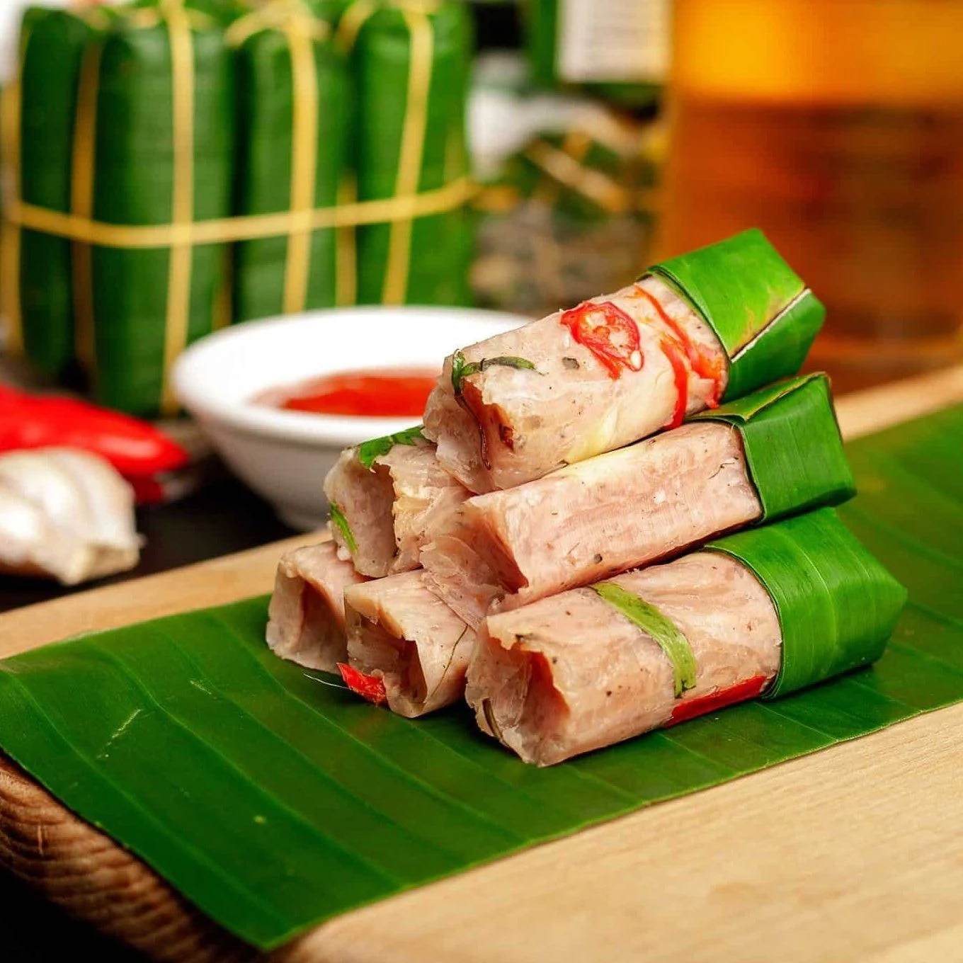 Thưởng thức nem chua Thanh Hóa – đặc sản gây thương nhớ – VinWonders
