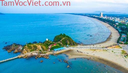 Tận hưởng kỳ nghỉ ở bãi biển Cửa Lò (Nghệ An)