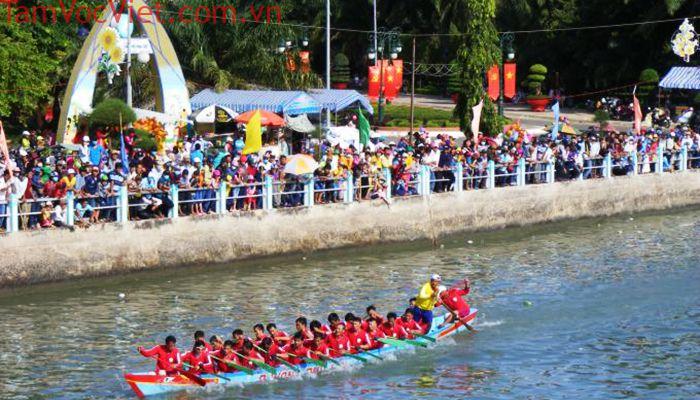 Lễ hội đua thuyền trên sông Cà Ty, lời chúc Tết đầy ý nghĩa