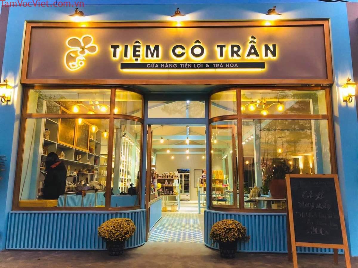Tiệm Cô Trần Măng Đen và sự kết hợp hai trong một độc đáo