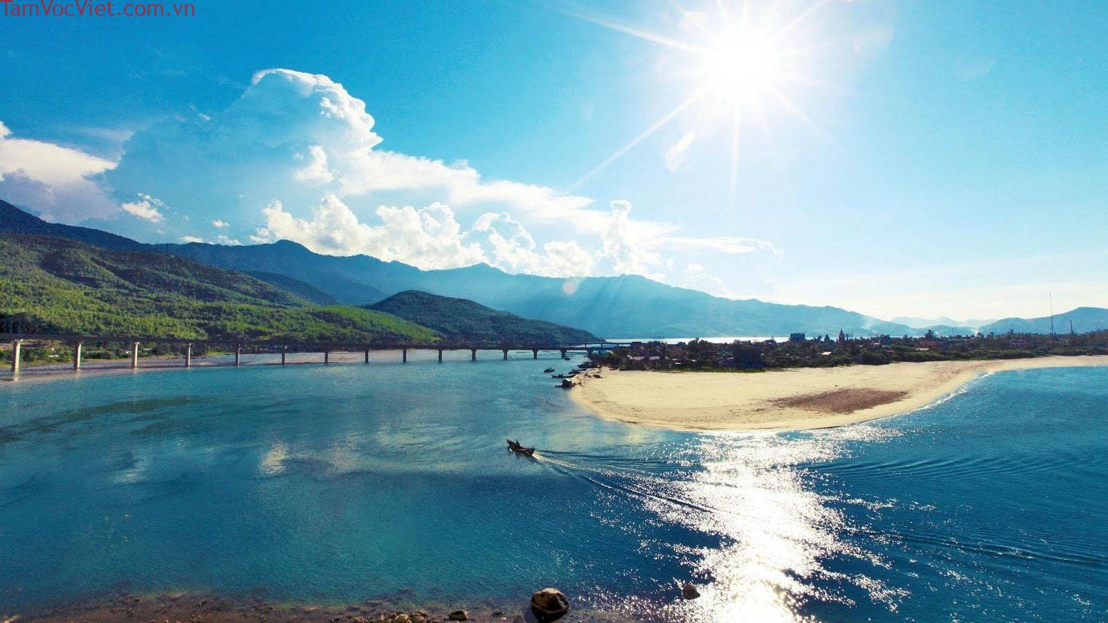 Lăng Cô, Huế