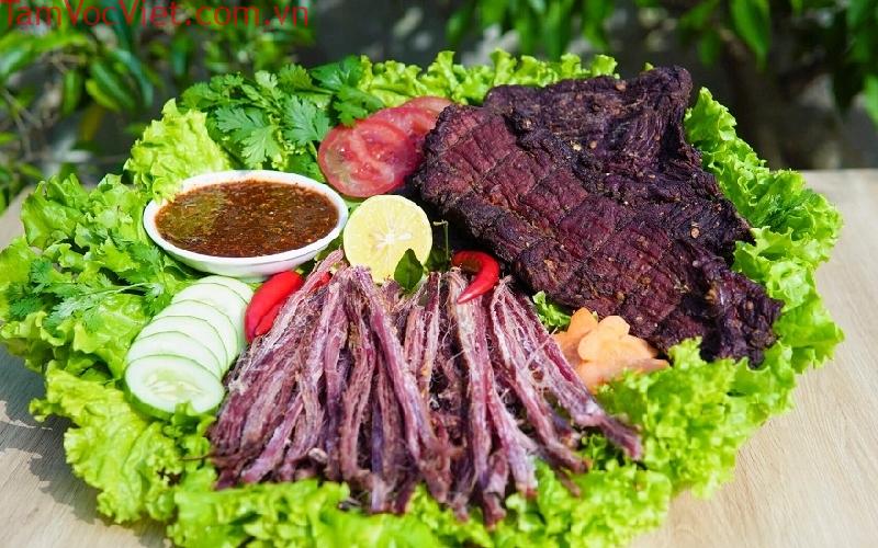 Thịt trâu gác bếp: Món đặc sản giàu dinh dưỡng vùng Tây Bắc