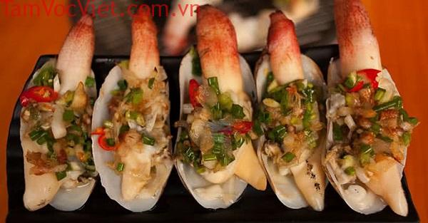 Tu hài nướng mỡ hành Quảng Ninh béo ngậy, thưởng thức là mê