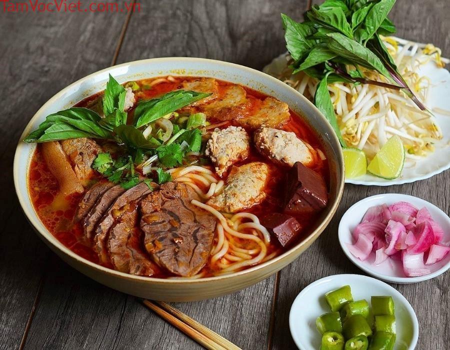 IV/ ĐI HUẾ ĂN GÌ?