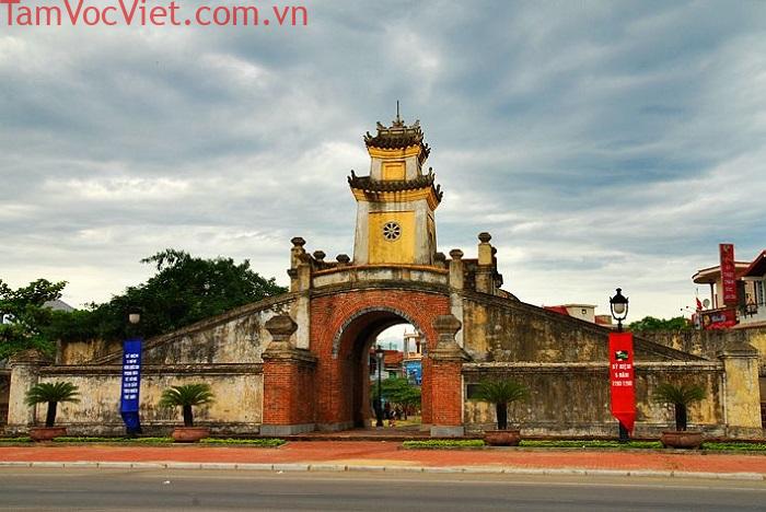 Quảng Bình Quan - biểu tượng kiến trúc hàng trăm năm tuổi ở Đồng Hới
