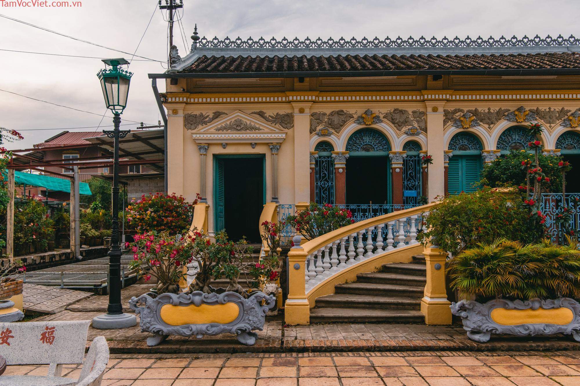 Tham quan nhà cổ Bình Thủy và khám phá vẻ đẹp Cần Thơ về đêm