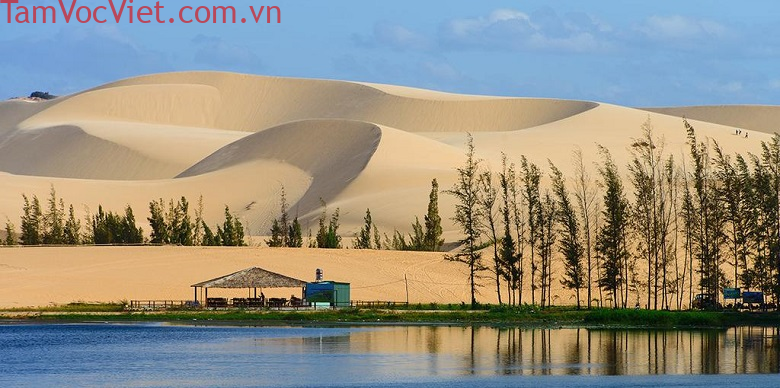 Vẻ đẹp hoang sơ của đồi cát Bàu Trắng