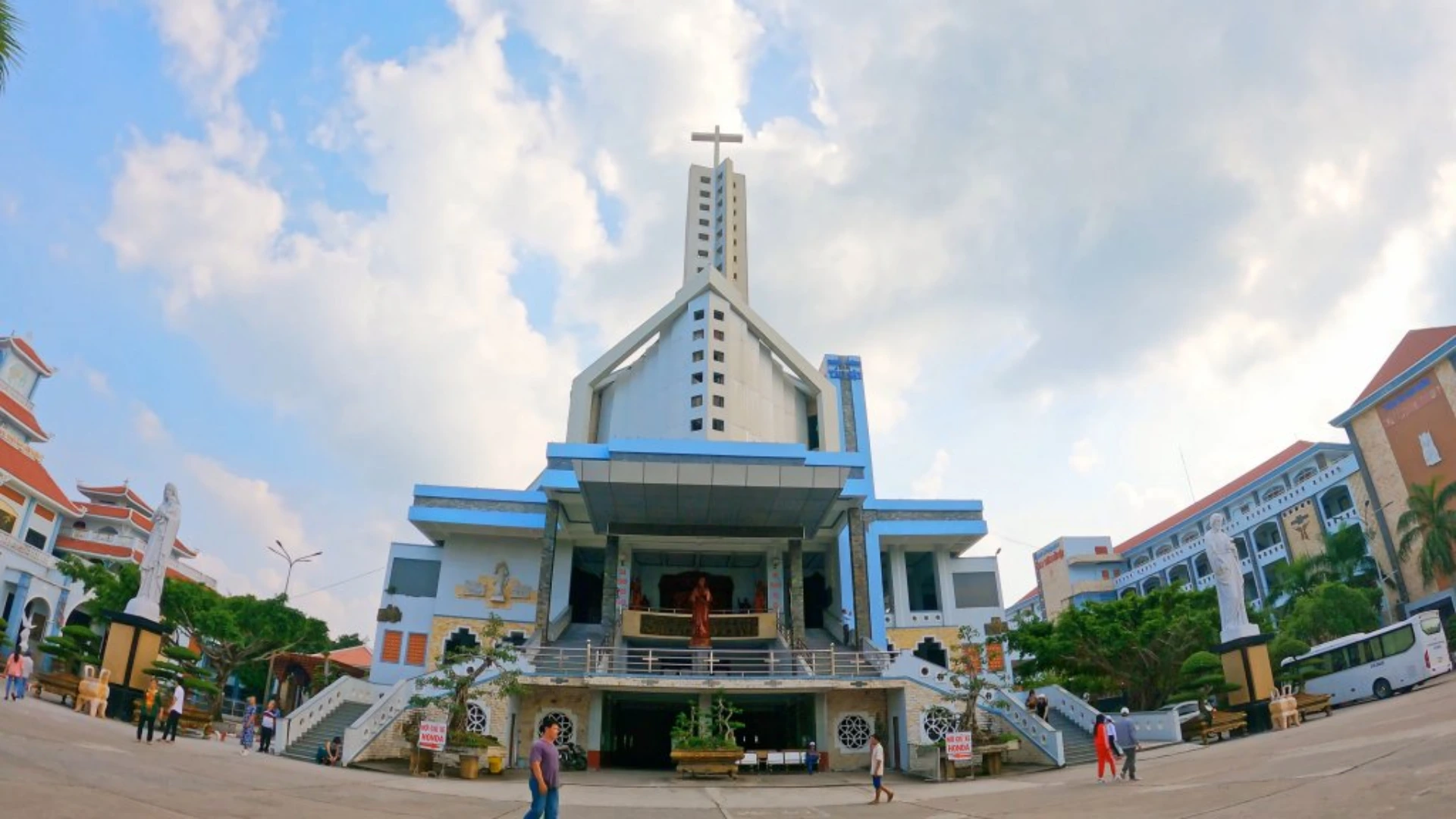Thánh Đường Tắc Sậy tâm linh thiêng liêng Bạc Liêu