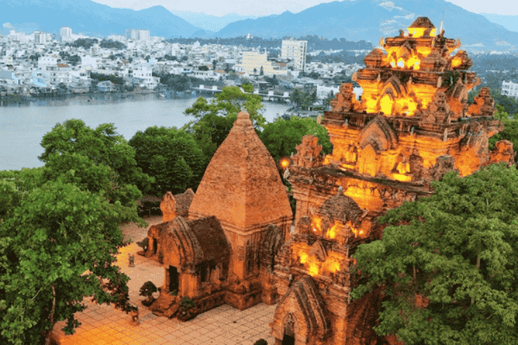 Tháp Bà Ponagar Nha Trang