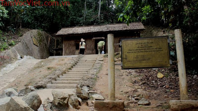 Sở chỉ huy chiến dịch Điện Biên Phủ tại xã Mường Phăng huyện Điện Biên - Đài Phát thanh và Truyền hình Điện Biên