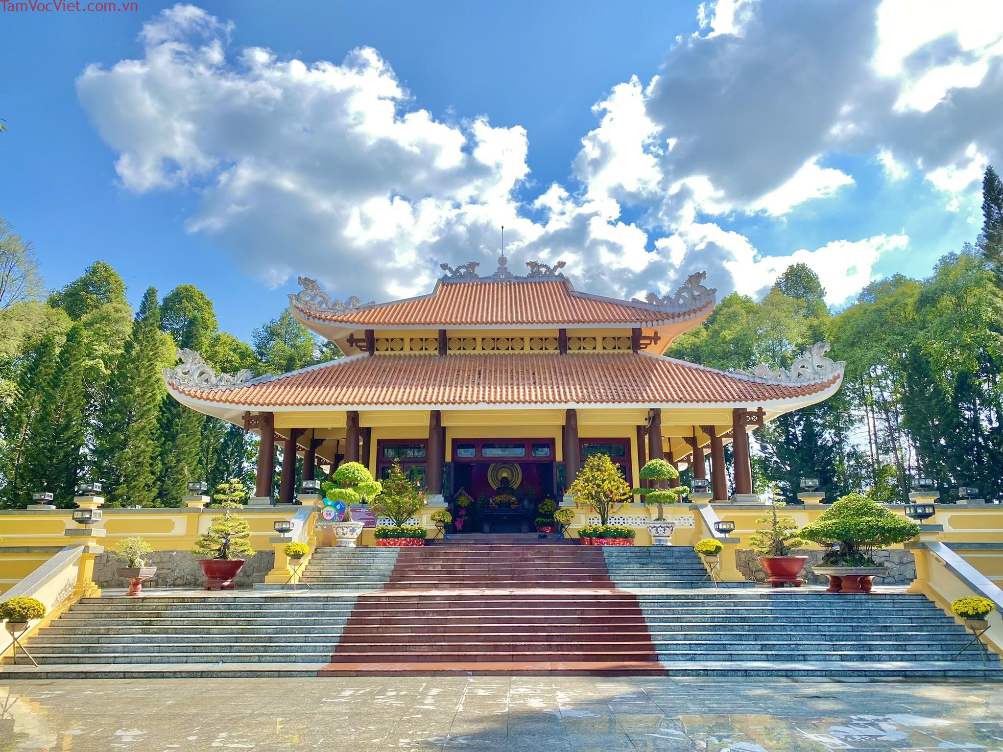 Đền tưởng niệm Chủ tịch Tôn Đức Thắng | Di tích Quốc gia đặc biệt Khu lưu niệm Chủ tịch Tôn Đức Thắng