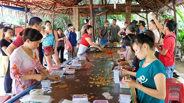Làng nghề làm kẹo dừa Bến Tre Vĩnh Long - Tinh hoa ngọt ngào quê hương