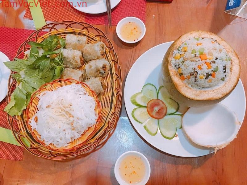 Cơm dừa Bến Tre - Món ăn dân dã đặc sắc thơm ngon đúng điệu