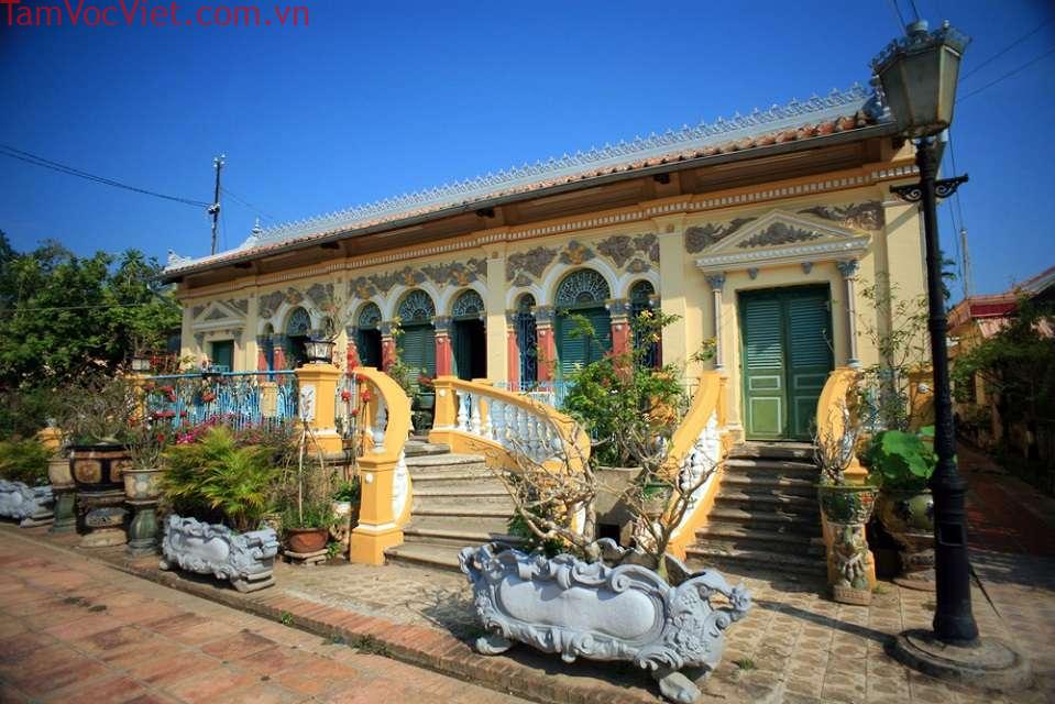 Nhà cổ Bình Thủy - Điểm du lịch nổi tiếng xứ Tây Đô