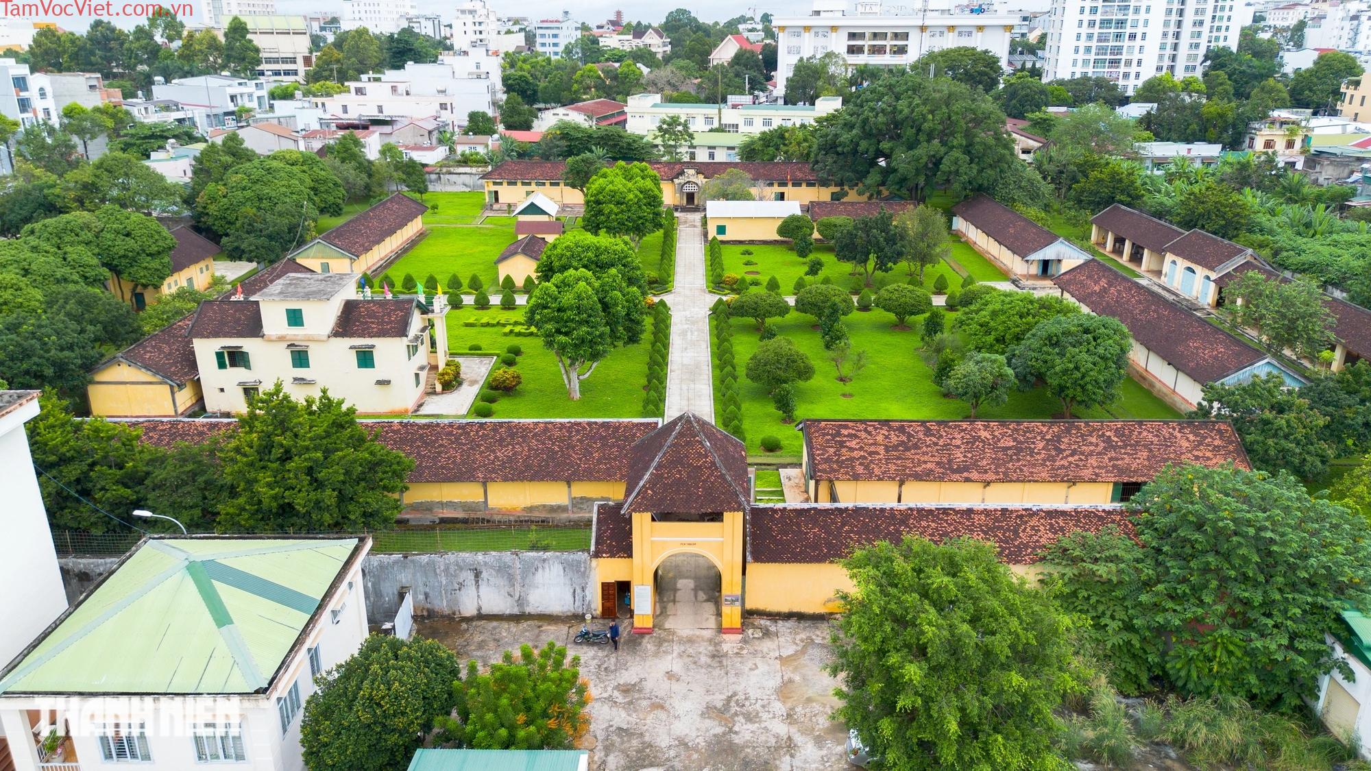 Bên trong nhà đày Buôn Ma Thuột