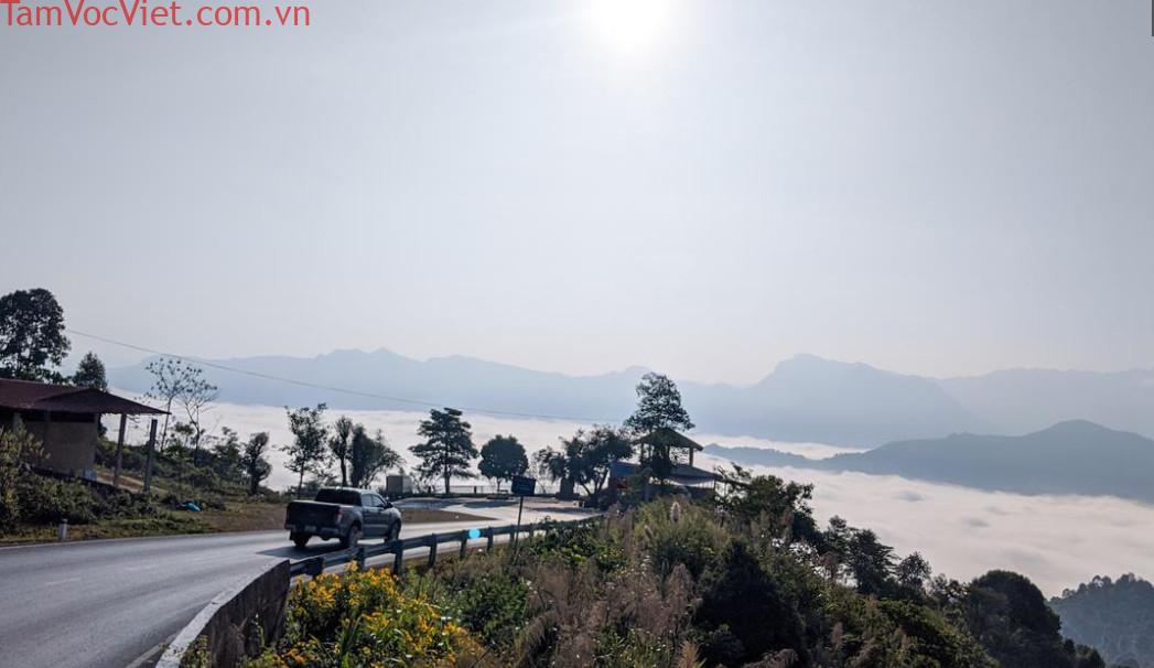 Khám phá “biển mây” trên đèo Tằng Quái