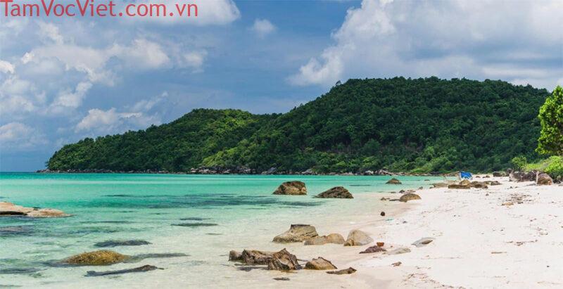 Bãi tắm Khem - vẻ đẹp hoang sơ nơi Đảo Ngọc
