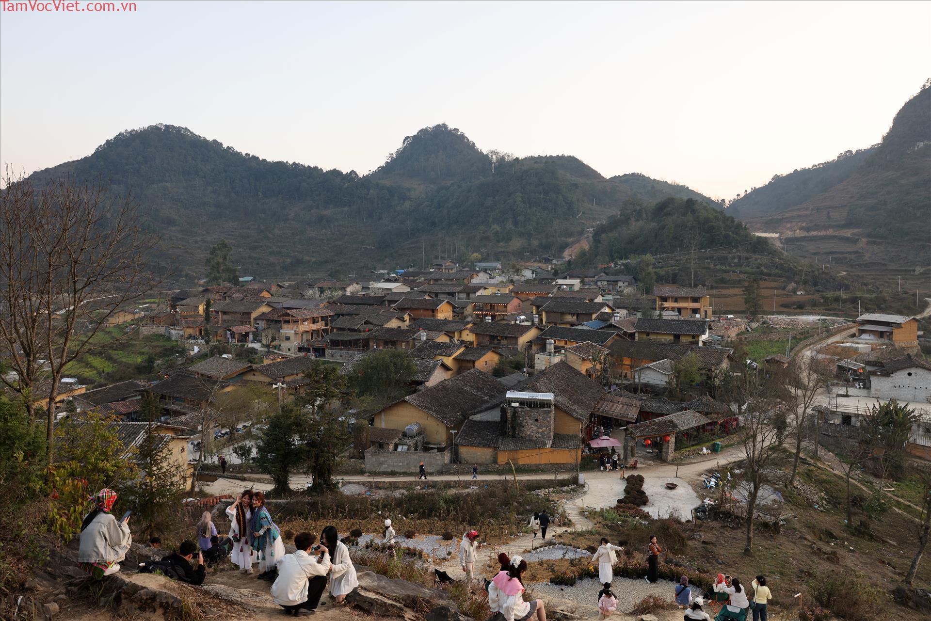 Bản cổ tích Lô Lô Chải