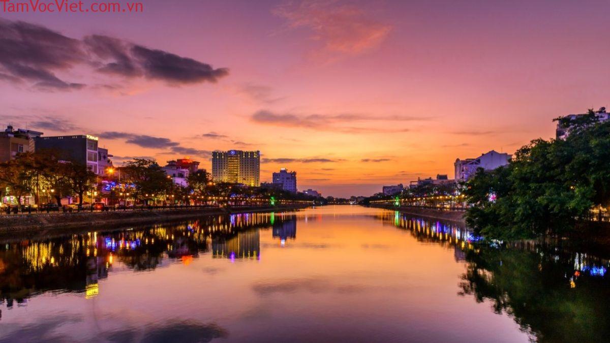 Chủ tịch nước phong tặng danh hiệu “Thành phố Anh hùng” cho thành phố ...