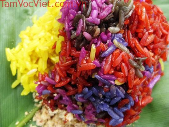 Xôi 7 màu Lào Cai là ẩm thực đặc sắc tiêu biểu của Việt Nam