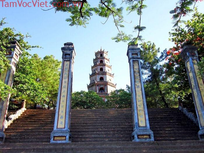 Tour Sài Gòn – Vinh – Quảng Bình – Huế – Đà Nẵng 4N3Đ