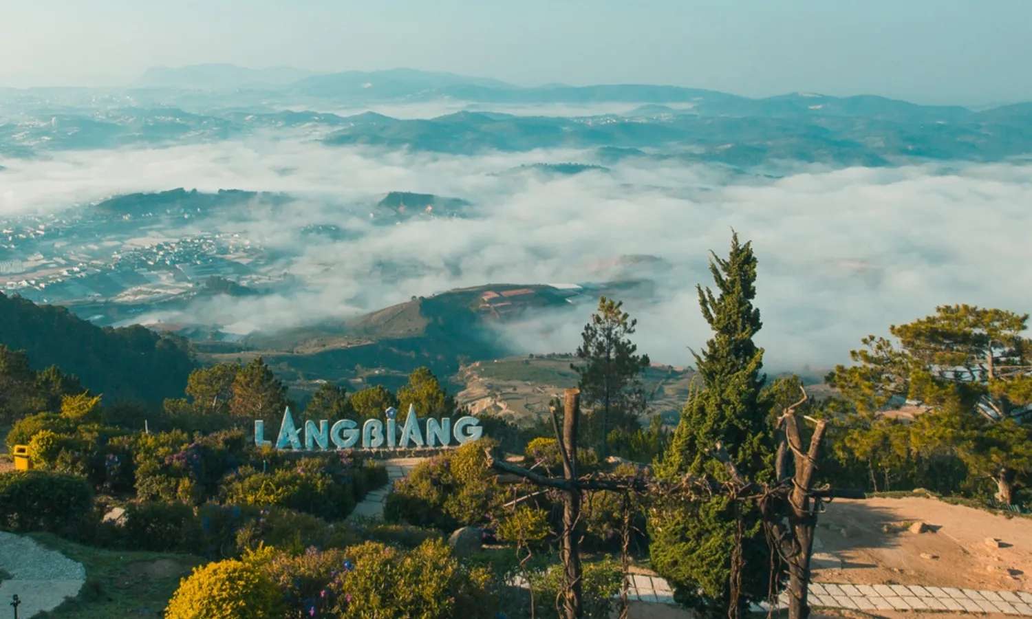 Vé tham quan Núi Langbiang Đà Lạt 2026 - Traveloka