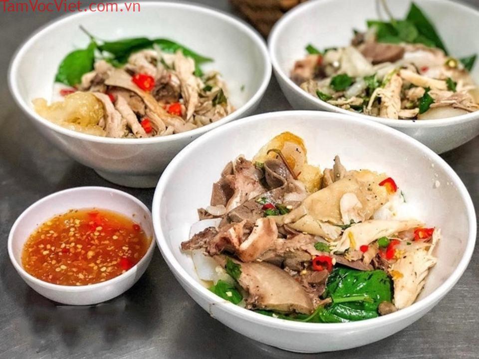 Trổ tài với cách làm bánh ướt lòng gà thơm ngon chuẩn vị Đà Lạt