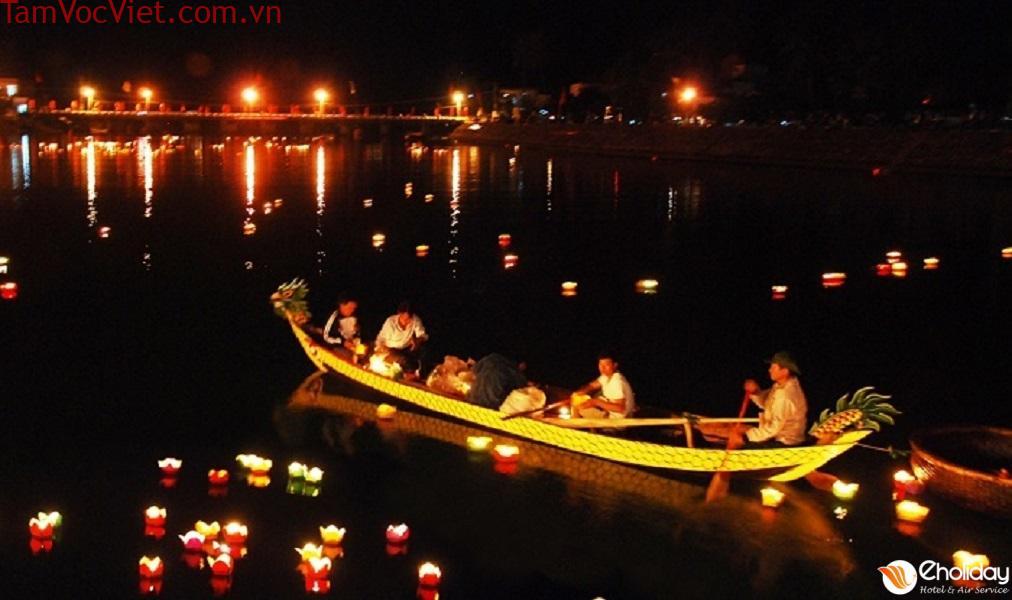 Du thuyền trên sông Hoài và trải nghiệm thả đèn hoa đăng đầy lãng mạn -  Eholiday.vn