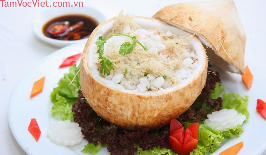 Thưởng thức cơm dừa Bến Tre, món ăn dân dã với hương vị ngon mê ly