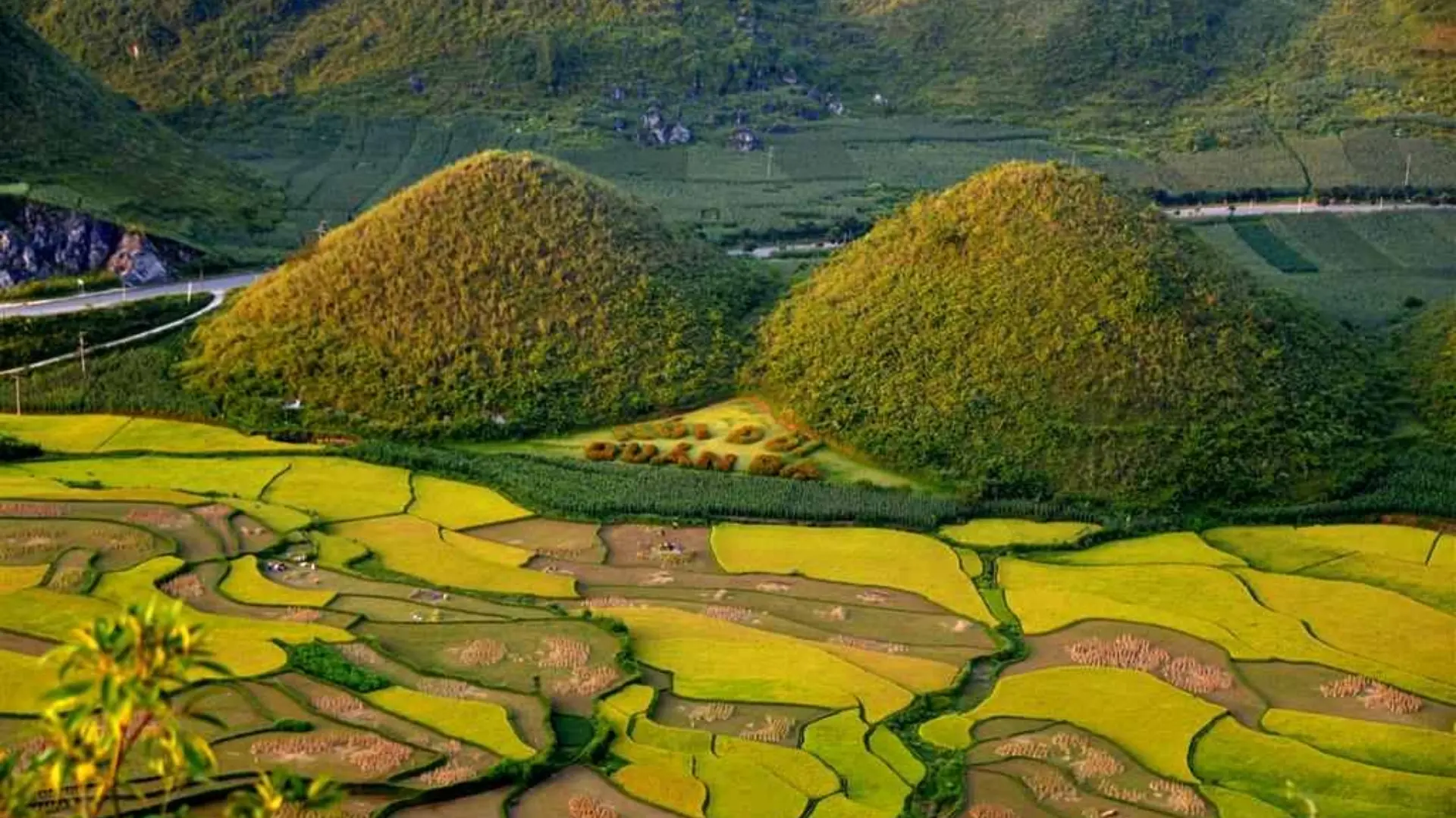 Núi Đôi Cô Tiên Quản Bạ - Biểu tượng kỳ vĩ của Tuyên Quang