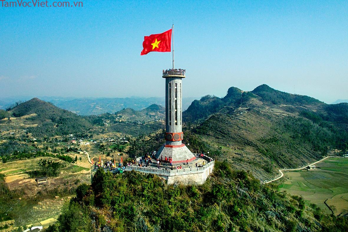 Thiêng liêng cột cờ Lũng Cú | Dân tộc và Phát triển