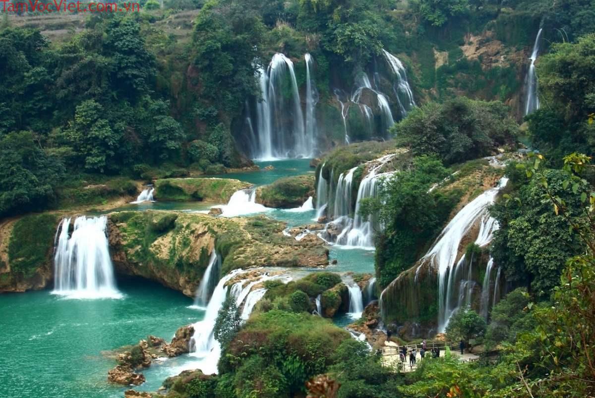 Thác Tình Yêu và Thác Bạc: Những Dòng Nước Mát Lành Làm Nên Vẻ Đẹp Sapa