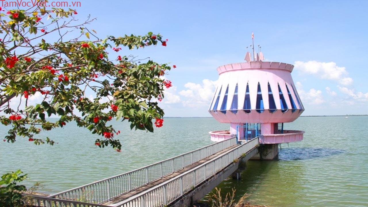 Hồ Dầu Tiếng