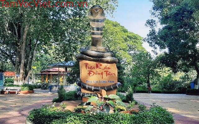 Du Lịch Tiền Giang Khám Phá Trại Rắn Đồng Tâm