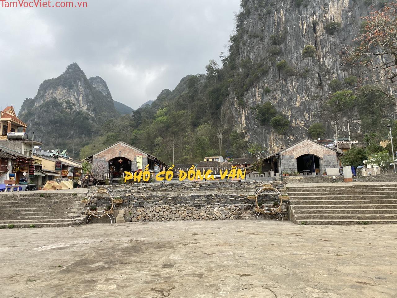 Có gì hấp dẫn ở Phố cổ Đồng Văn, Hà Giang? - Saco Travel