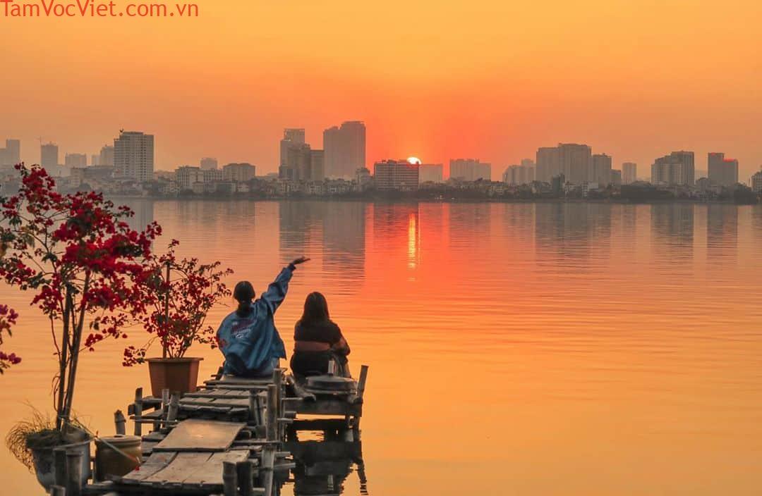 Hoàng hôn trên Hồ Tây đẹp đến nao lòng. Ảnh: @mrsmile201296