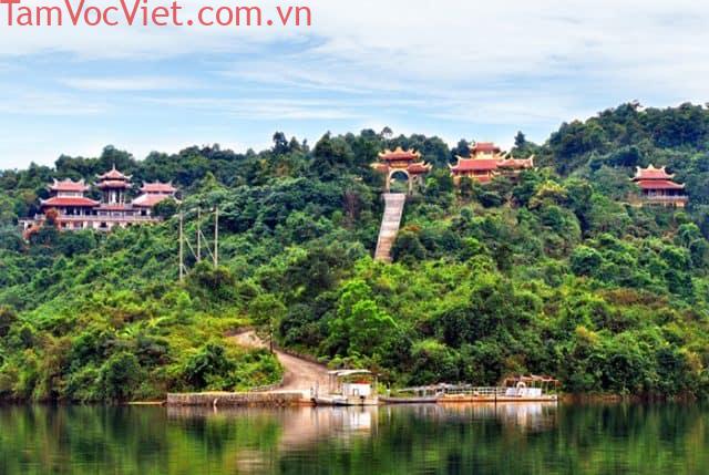 Ngắm trọn phong cảnh thành phố Huế "nên thơ" trên Đồi Vọng Cảnh