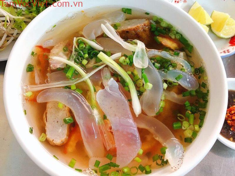 Kinh nghiệm du lịch Quy Nhơn tự túc 2026: Đi đâu, ăn gì, ở đâu 26