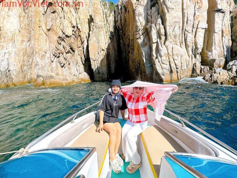 Tour Vịnh Vĩnh Hy 1 Ngày Từ Nha Trang | Hòn Rùa, Mũi Cá Heo