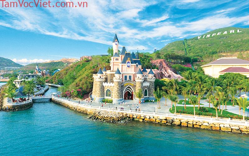Review VinWonders Nha Trang (Vinpearl Land) từ A-Z: Giá vé, các trò chơi cảm giác mạnh và kinh nghiệm đi cáp treo không phải chờ đợi
