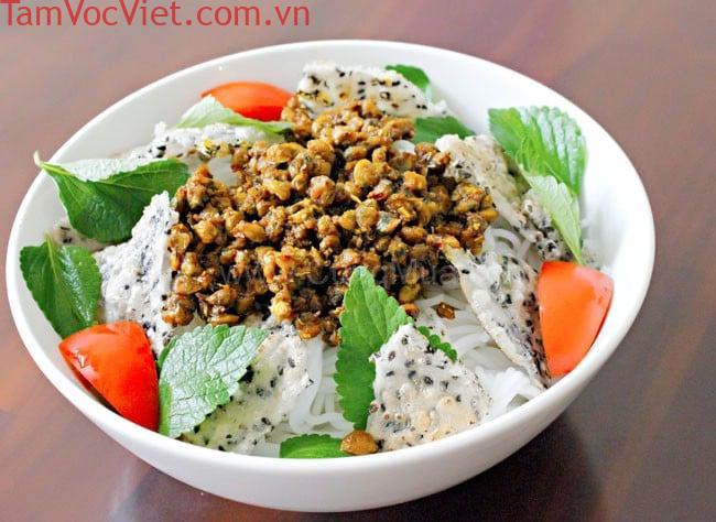 Về Quảng Trị nhớ thưởng thức bát bún hến đặc sản, ăn một lần nhớ mãi không quên